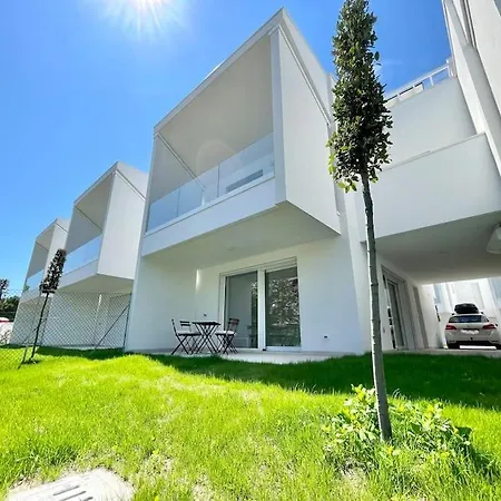 别墅 Incantevole Casa: Sole E Relax Con Idromassaggio 利尼亚诺萨比亚多罗